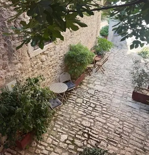 Διαμέρισμα Allegre Old Town 1